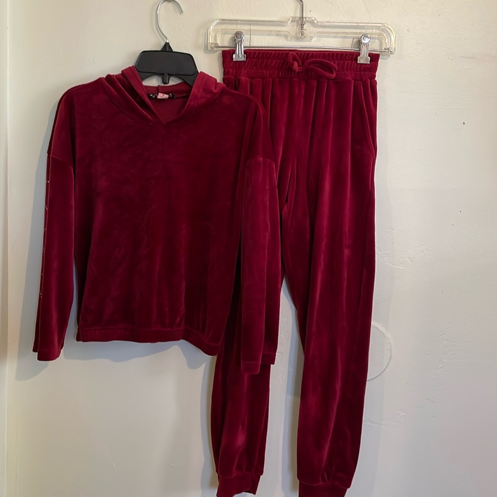 Xtraordinary Velour Track Suit, Deep Red w/ bedazzled Hearts on Sleeve, girls M